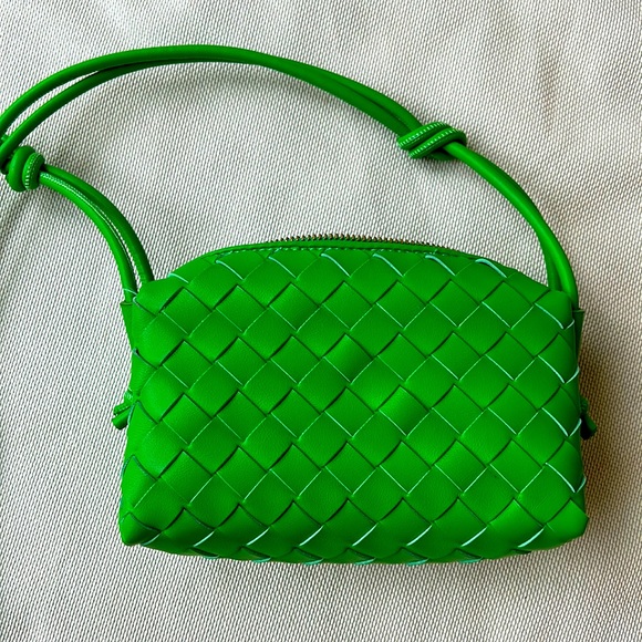 Green crossbody bag / purse - Picture 1 of 2